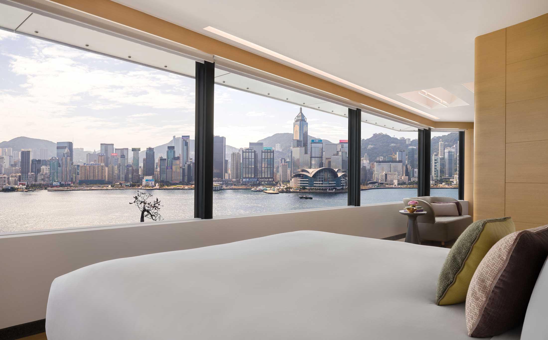 Corner Suite – Seaview - Regent Hong Kong