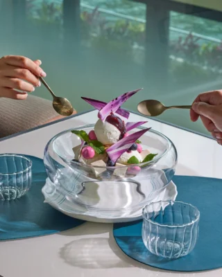 Experience Summer Elegance with Our Blueberry Cheesecake Velvet 

Bathed in the gentle glow of early summer mornings, our Blueberry Cheesecake Velvet elevates a beloved classic with refined sophistication. This exquisite dessert combines silky, creamy indulgence with a burst of vibrant blueberry flavor, creating a perfect beginning to the season’s most memorable moments.

Available exclusively at The Lobby Lounge from June 16 to July 20—don’t miss this limited-time masterpiece. 

Reserve your senses today—click the link in our bio to indulge in this seasonal delight.

沐浴在初夏晨光的柔美光暈中，大堂酒廊的藍莓芝士絨蛋糕以精緻風華重塑經典。這款細膩甜點交織濃郁芝士的奢華與鮮活藍莓的清新，為夏日甜蜜時光揭開迷人序幕。
6月16日起至7月20日，於大堂酒廊限時供應。

別錯過這限時珍饈，品嚐夏日精髓！

#RegentHongKong #RegentHotelsandResorts